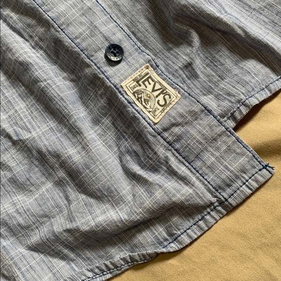 Levi's Button Down Shirt - Picture 5 of 8